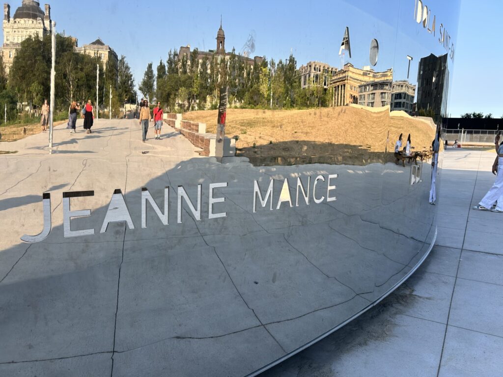 place-des-montrealaises_photo-annabel-loyola